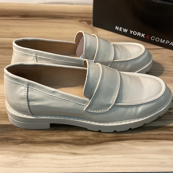 NEW Shiny off white loafers- free shipping - Picture 4 of 4